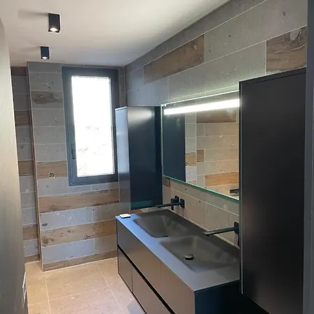 Exceptionnel Maison Avec Piscine A Debordement